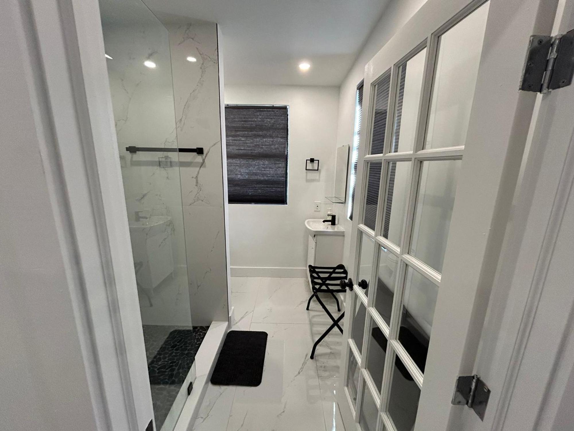 Gorgeous Private Room, Near The Airport - Free Parking - 02 Privatunterkunft Miami